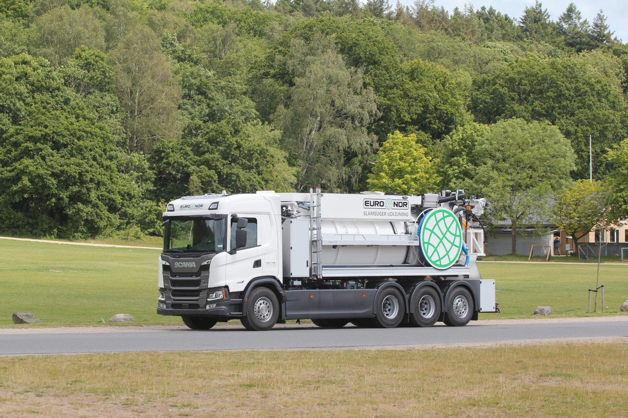 Scania G460 B8x4*4NBMN Bucher FlexLine CM140 - משאית ואקום: תמונה 1 Scania G460 B8x4*4NBMN Bucher FlexLine CM140 - משאית ואקום: תמונה 1