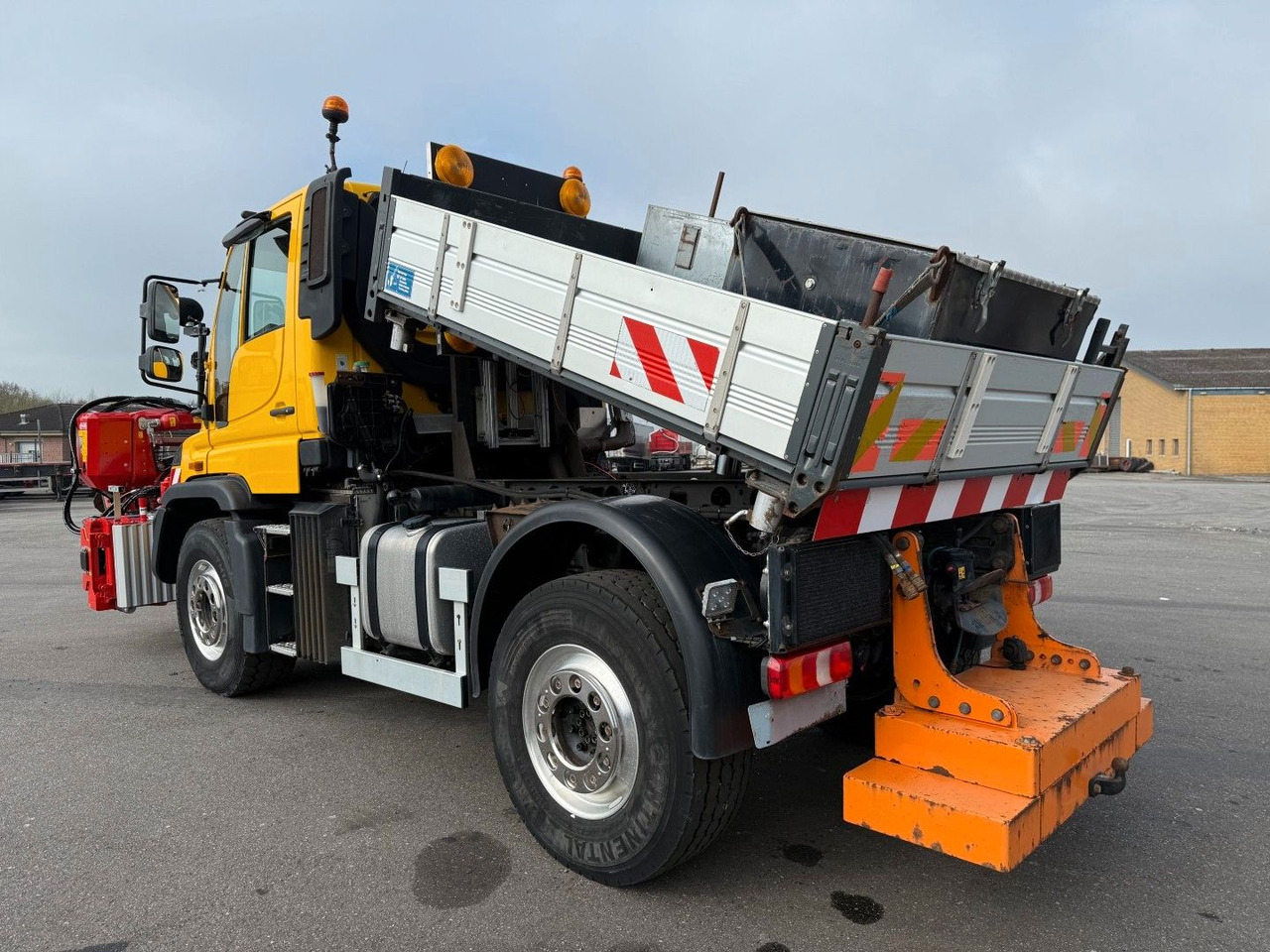 Unimog U427 4x4 Tipper / Kipper / Dücker Fräse BRS 15 - מזהיר: תמונה 5 Unimog U427 4x4 Tipper / Kipper / Dücker Fräse BRS 15 - מזהיר: תמונה 5