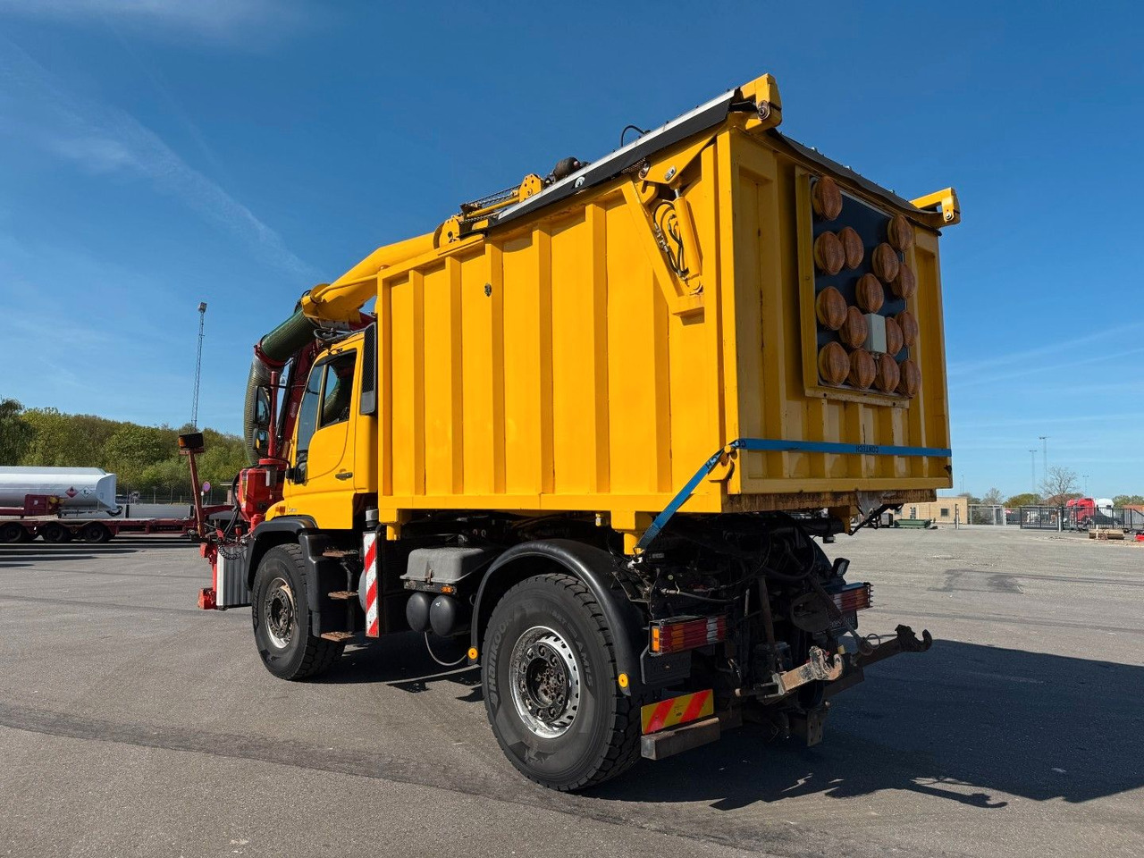 Unimog U500 4x4 / Dücker Kipper / Saug / Mäher MKT 15R - מזהיר: תמונה 4 Unimog U500 4x4 / Dücker Kipper / Saug / Mäher MKT 15R - מזהיר: תמונה 4