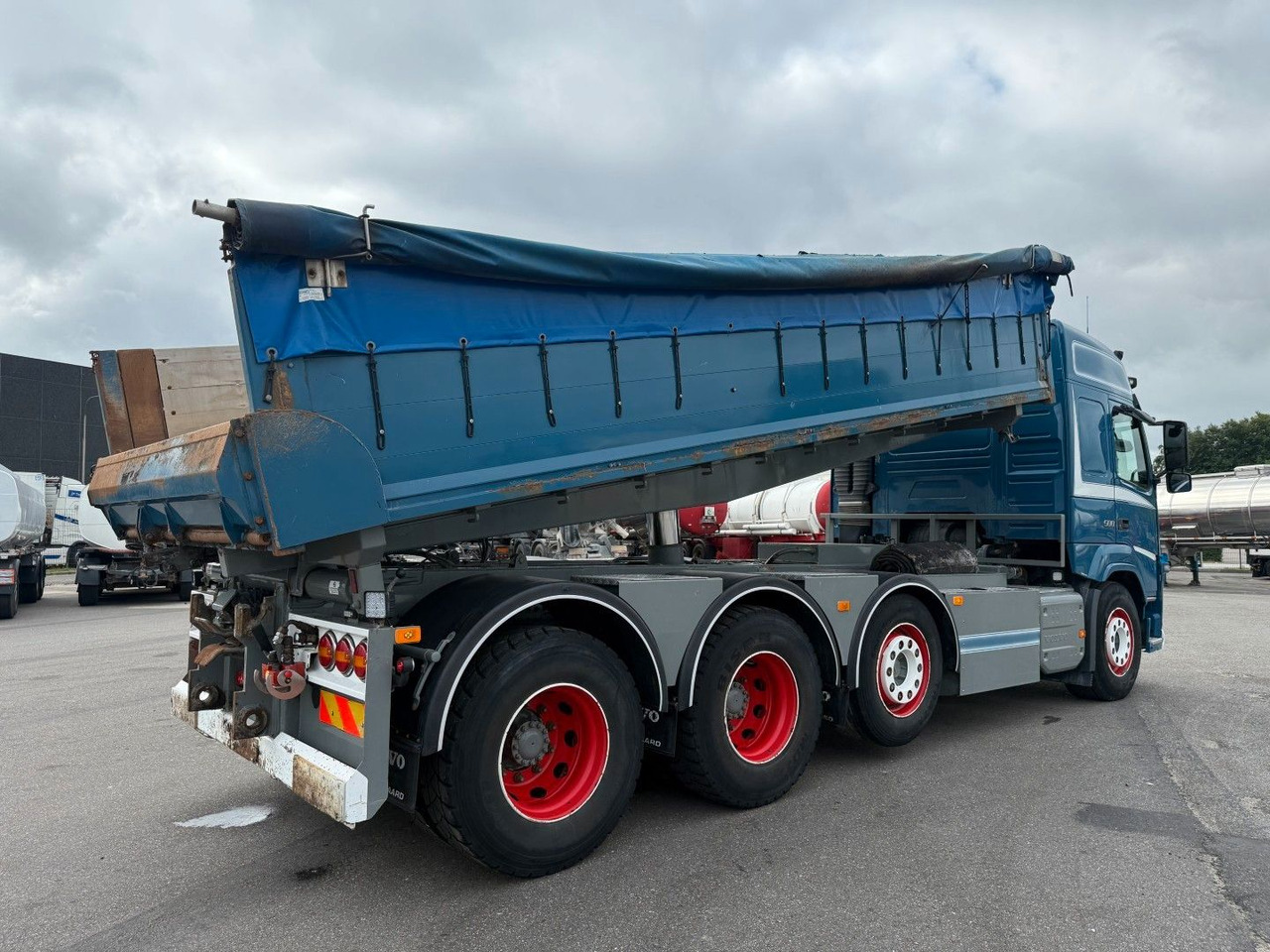Volvo FM 500 8x4 Pushertridem 3 Way Tipper / Kipper - מזהיר: תמונה 3 Volvo FM 500 8x4 Pushertridem 3 Way Tipper / Kipper - מזהיר: תמונה 3