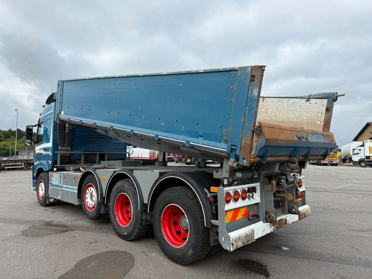 Volvo FM 500 8x4 Pushertridem 3 Way Tipper / Kipper - מזהיר: תמונה 4 Volvo FM 500 8x4 Pushertridem 3 Way Tipper / Kipper - מזהיר: תמונה 4