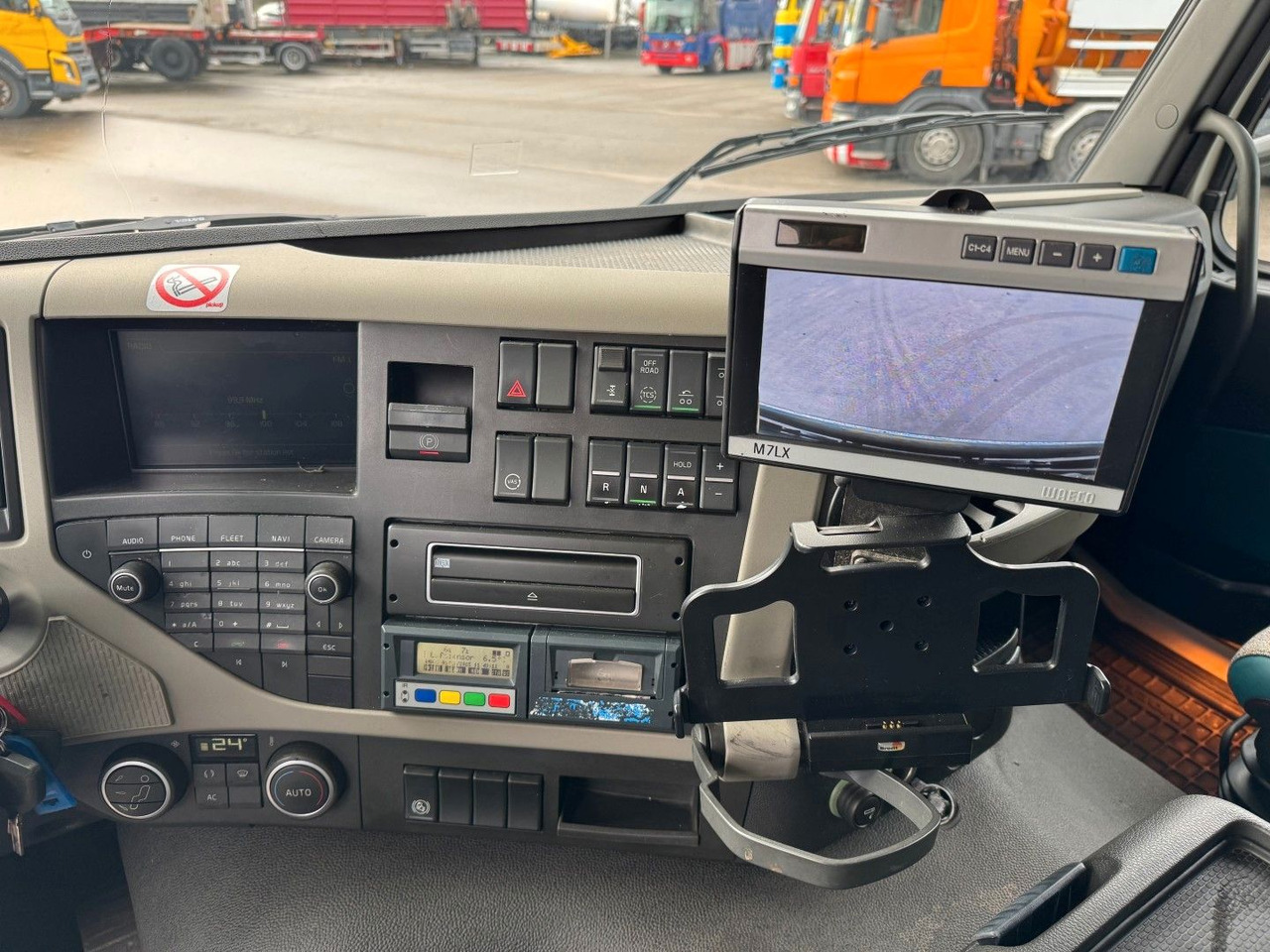 משאית קירור Volvo FM330 6x2*4 Carrier Supra 1250 Mt 9,9m (defekt f: תמונה 7 משאית קירור Volvo FM330 6x2*4 Carrier Supra 1250 Mt 9,9m (defekt f: תמונה 7