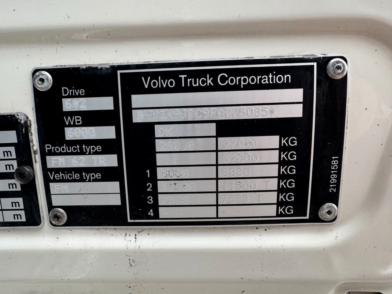 משאית קירור Volvo FM330 6x2*4 Carrier Supra 1250 Mt 9,9m (defekt f: תמונה 10 משאית קירור Volvo FM330 6x2*4 Carrier Supra 1250 Mt 9,9m (defekt f: תמונה 10