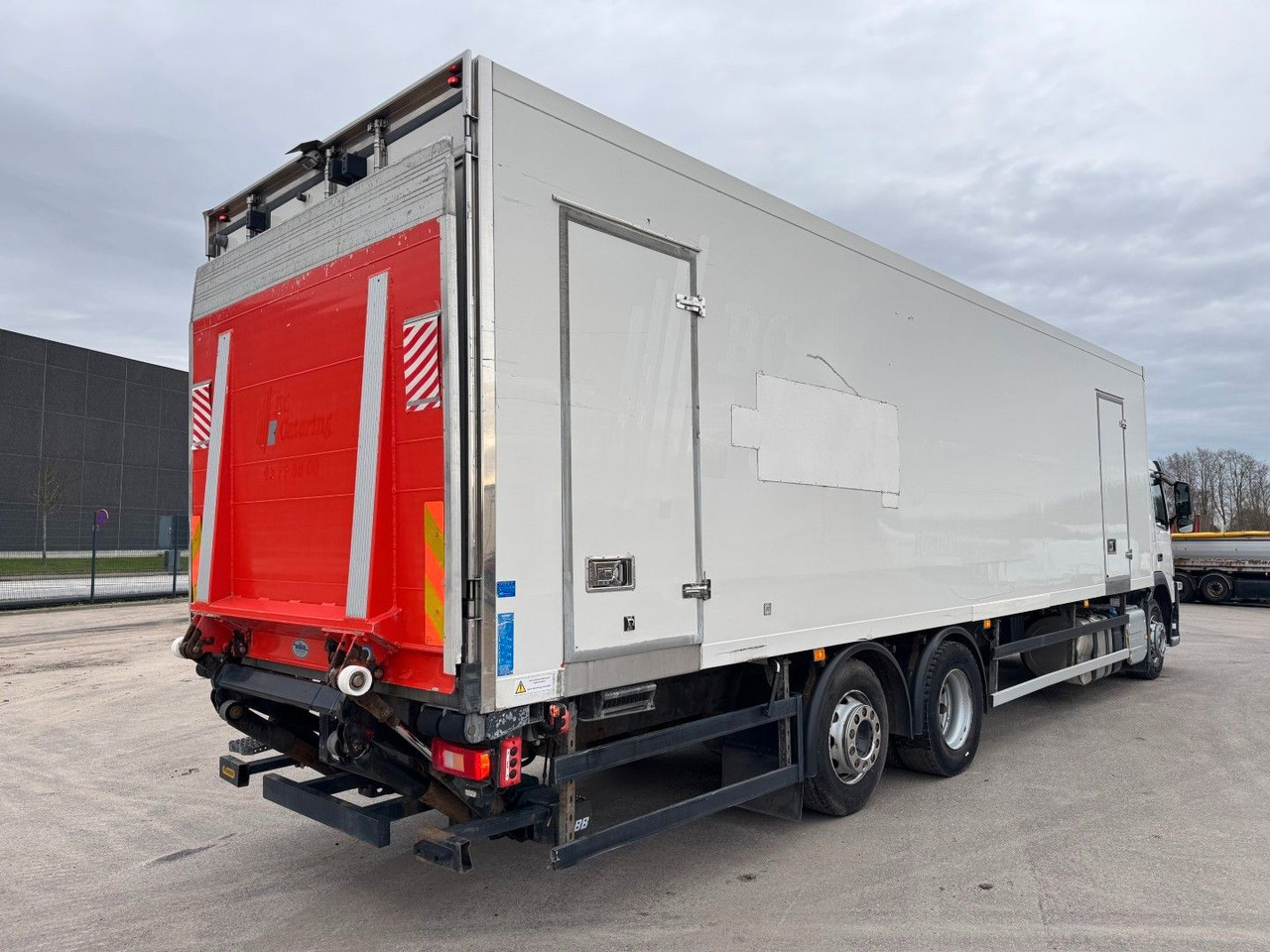 Volvo FM330 6x2*4 Carrier Supra 1250 Mt 9,9m (defekt f - משאית קירור: תמונה 3 Volvo FM330 6x2*4 Carrier Supra 1250 Mt 9,9m (defekt f - משאית קירור: תמונה 3