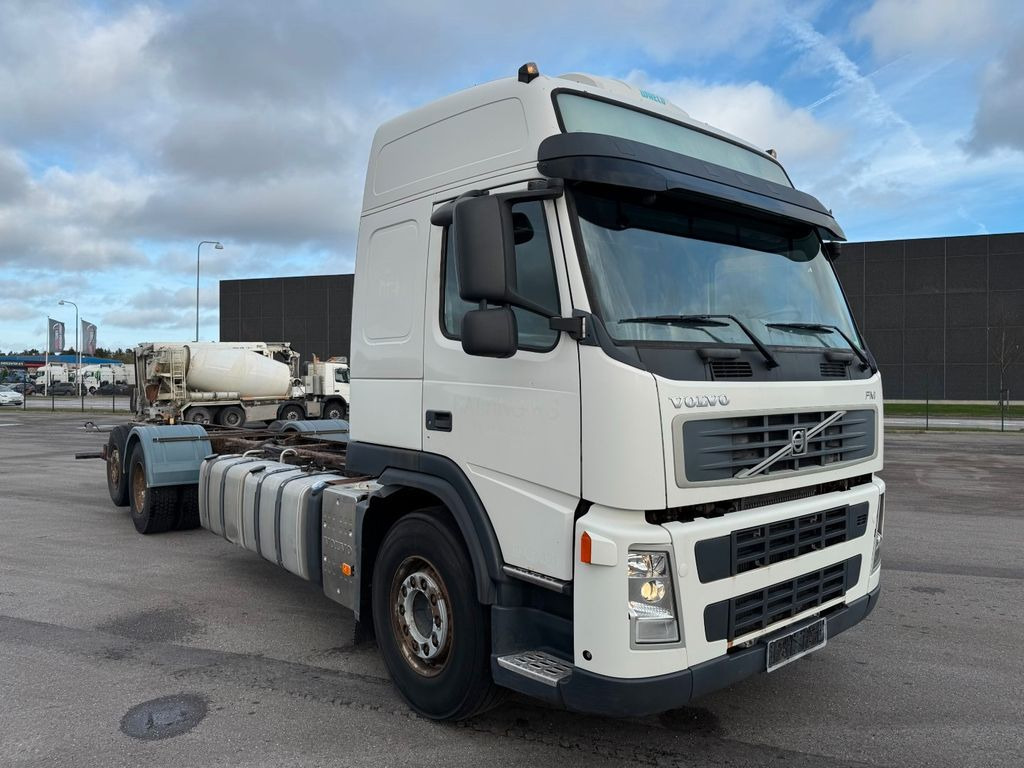 Volvo FM340 6x2 Globetrotter Chassis / Fahrgestell - משאית עם שלדת תא: תמונה 2 Volvo FM340 6x2 Globetrotter Chassis / Fahrgestell - משאית עם שלדת תא: תמונה 2