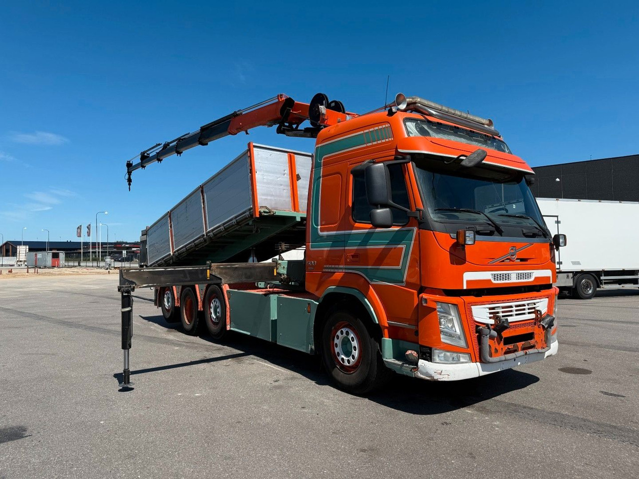 Volvo FM500 8x2*6 Crane HMF 2620 K5 Pendel Tipper - משאית מנוף: תמונה 2 Volvo FM500 8x2*6 Crane HMF 2620 K5 Pendel Tipper - משאית מנוף: תמונה 2