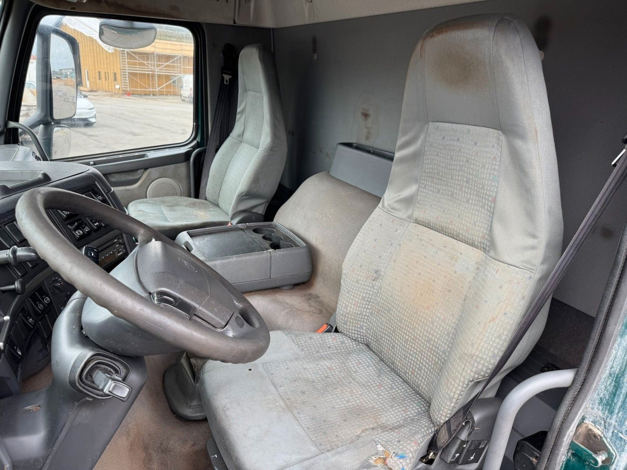 Volvo FM9 380 6x2*4 Tiertransporter / Livestock - משאית סוסים: תמונה 5 Volvo FM9 380 6x2*4 Tiertransporter / Livestock - משאית סוסים: תמונה 5