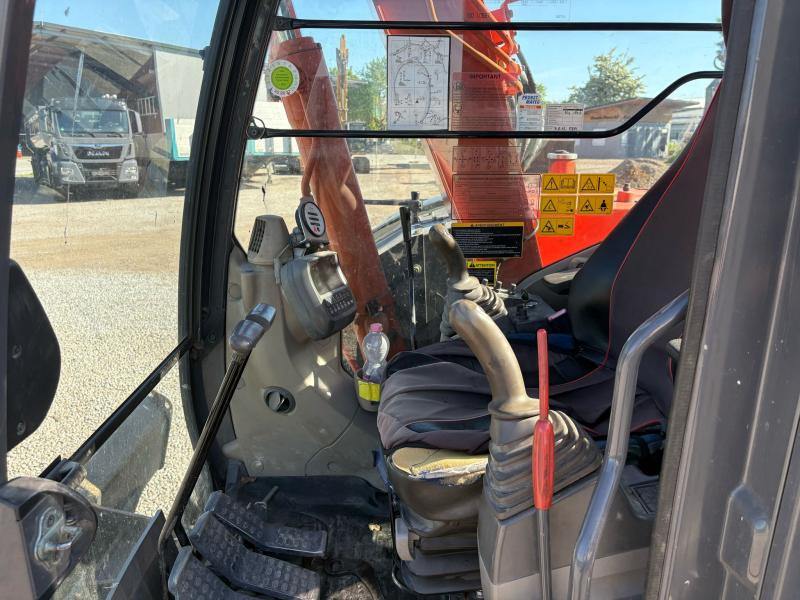 Hitachi ZX85US-3 - מיני מחפר: תמונה 5 Hitachi ZX85US-3 - מיני מחפר: תמונה 5