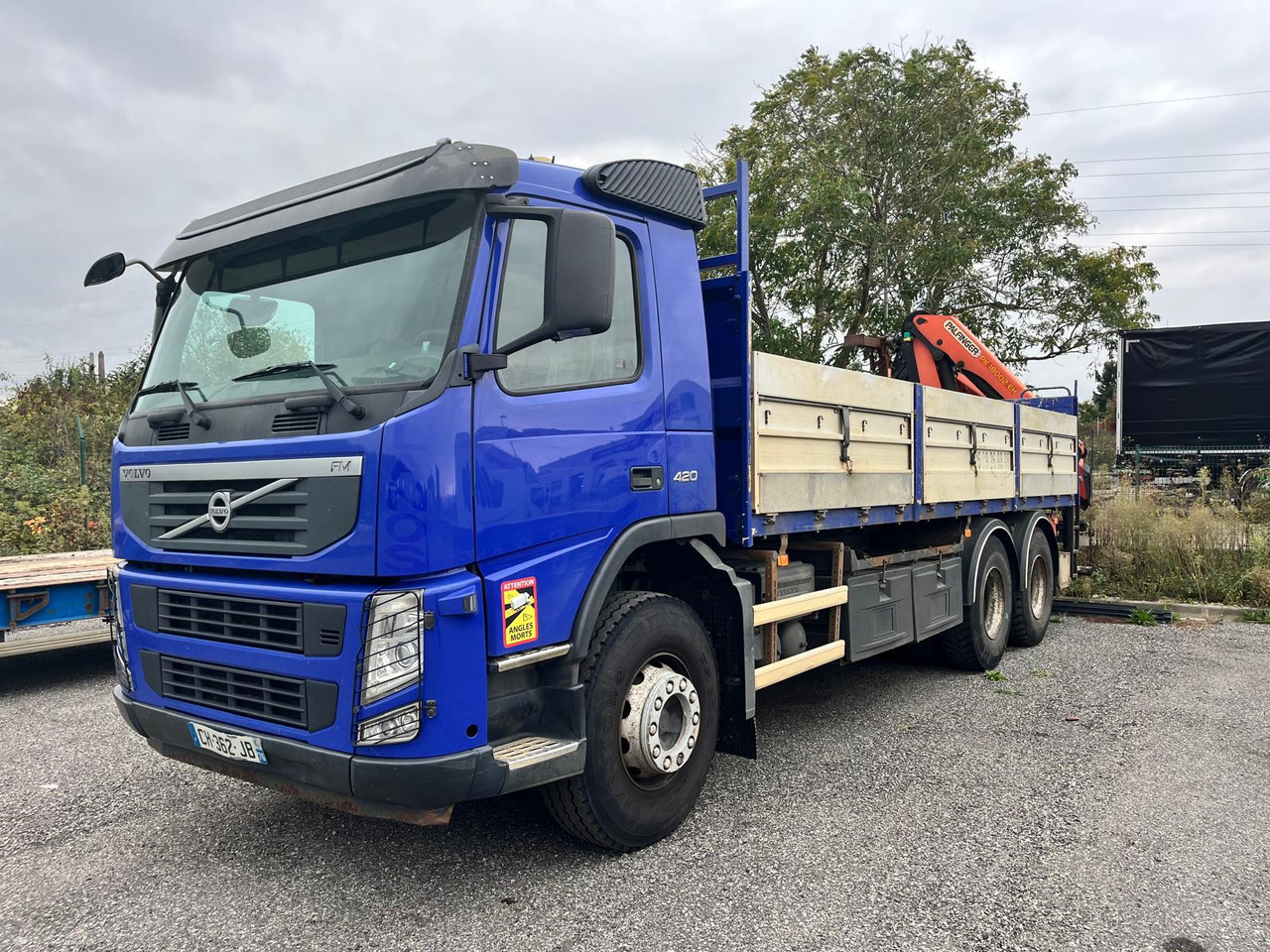 Volvo FM 420 - משאית צד נופל/ שטוחה: תמונה 1 Volvo FM 420 - משאית צד נופל/ שטוחה: תמונה 1