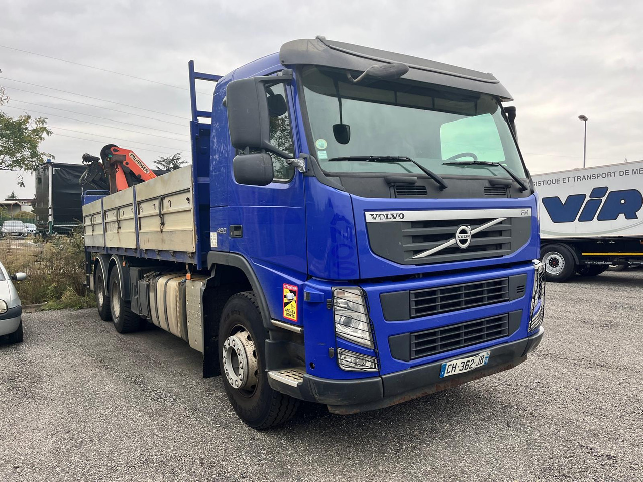 Volvo FM 420 - משאית צד נופל/ שטוחה: תמונה 2 Volvo FM 420 - משאית צד נופל/ שטוחה: תמונה 2