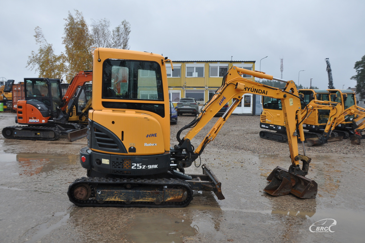 Hyundai R25Z-9AK - מיני מחפר: תמונה 3 Hyundai R25Z-9AK - מיני מחפר: תמונה 3