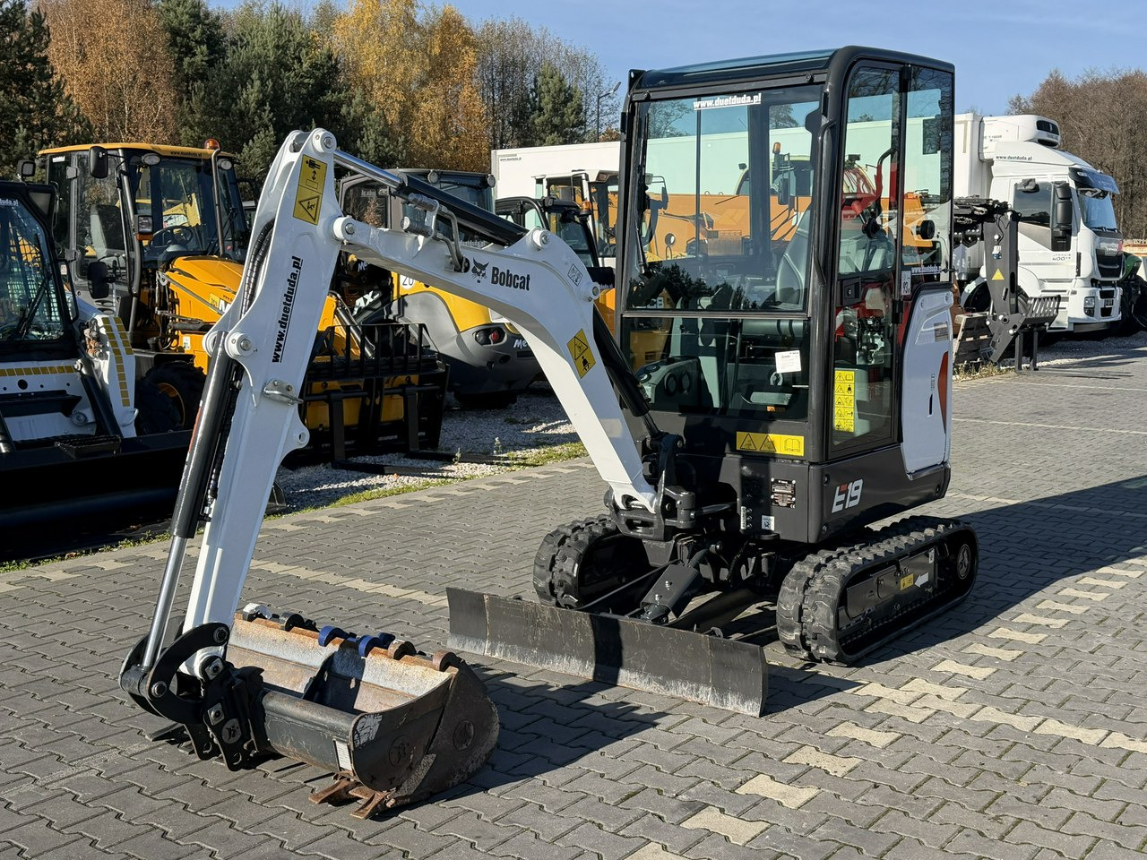 Bobcat E19 Komplet Łyżek Mało Używana Przepracowane tylko 90mth - מיני מחפר: תמונה 5 Bobcat E19 Komplet Łyżek Mało Używana Przepracowane tylko 90mth - מיני מחפר: תמונה 5