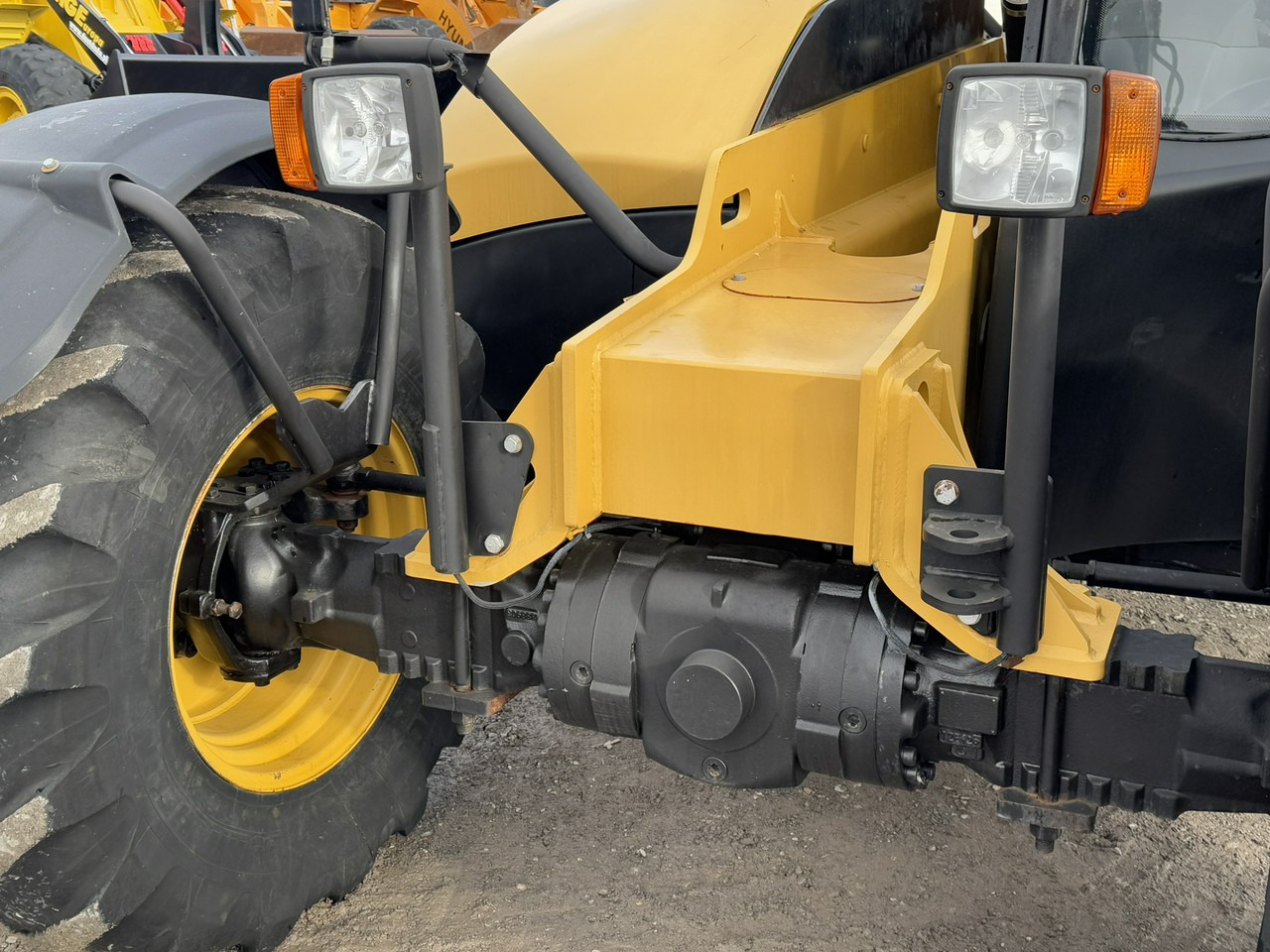 Caterpillar TH337C - מפעיל טלסקופי: תמונה 5 Caterpillar TH337C - מפעיל טלסקופי: תמונה 5