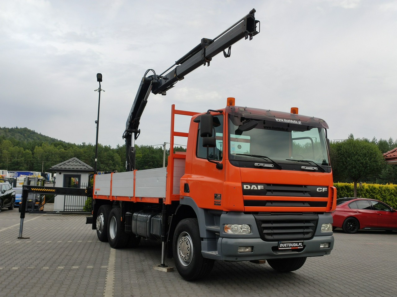 DAF CF 85.380 6x2 Oś Skrętna Skrzynia HDS HIAB 220C + Pilot - משאית צד נופל/ שטוחה, משאית מנוף: תמונה 3 DAF CF 85.380 6x2 Oś Skrętna Skrzynia HDS HIAB 220C + Pilot - משאית צד נופל/ שטוחה, משאית מנוף: תמונה 3