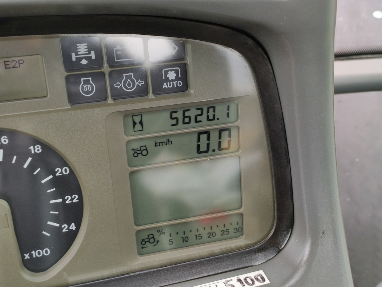 טרקטור חקלאי Deutz Fahr Agrotron M620 4x4 Przedni Tuz Wałek W.O.M Wyjścia do Przyczepy: תמונה 24