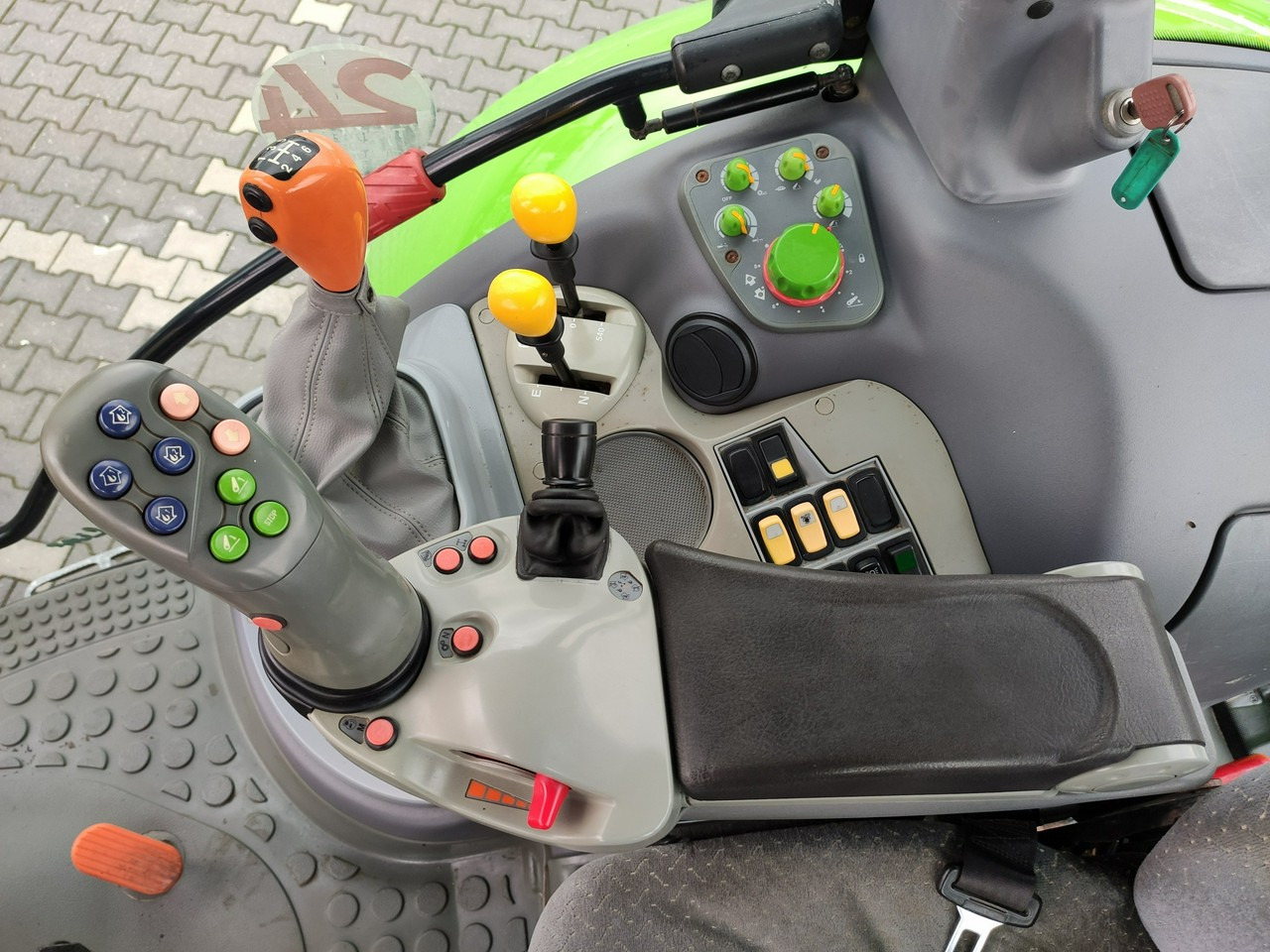 טרקטור חקלאי Deutz Fahr Agrotron M620 4x4 Przedni Tuz Wałek W.O.M Wyjścia do Przyczepy: תמונה 20