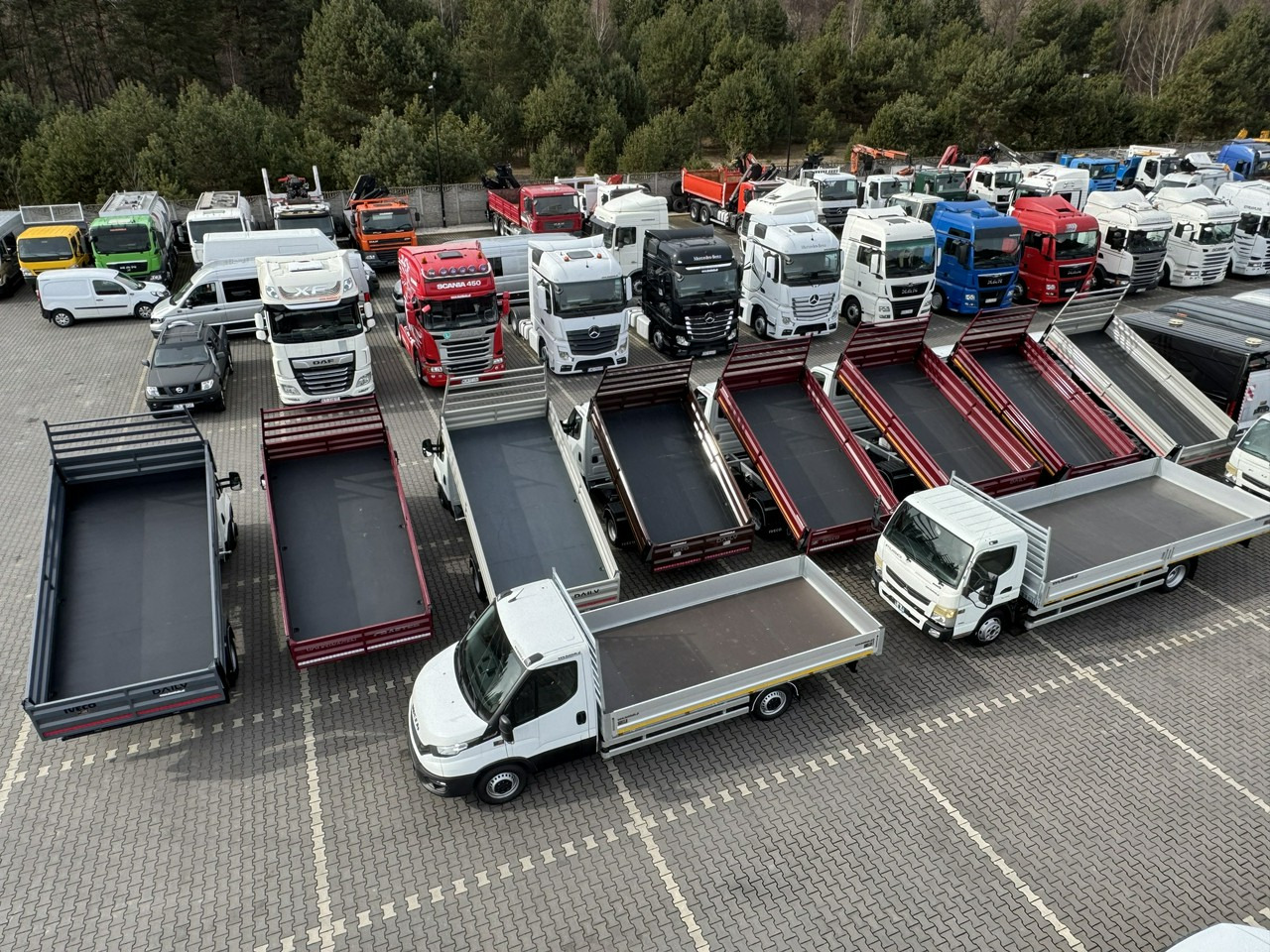 Iveco Daily 35C14 - כלי רכב מסחרי מזהיר: תמונה 4 Iveco Daily 35C14 - כלי רכב מסחרי מזהיר: תמונה 4