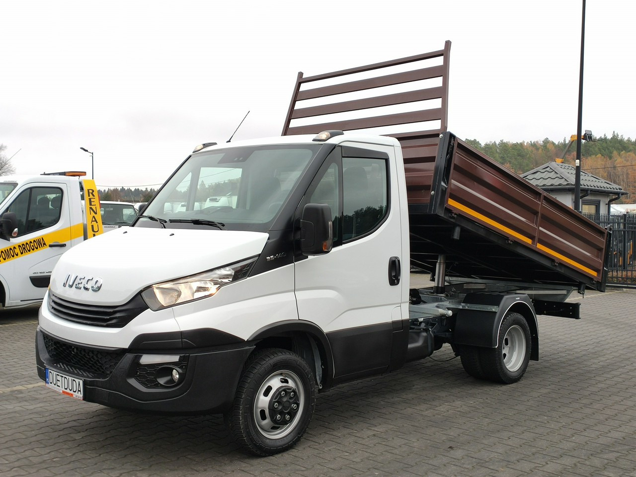 Iveco Daily 35C14 - כלי רכב מסחרי מזהיר: תמונה 2 Iveco Daily 35C14 - כלי רכב מסחרי מזהיר: תמונה 2
