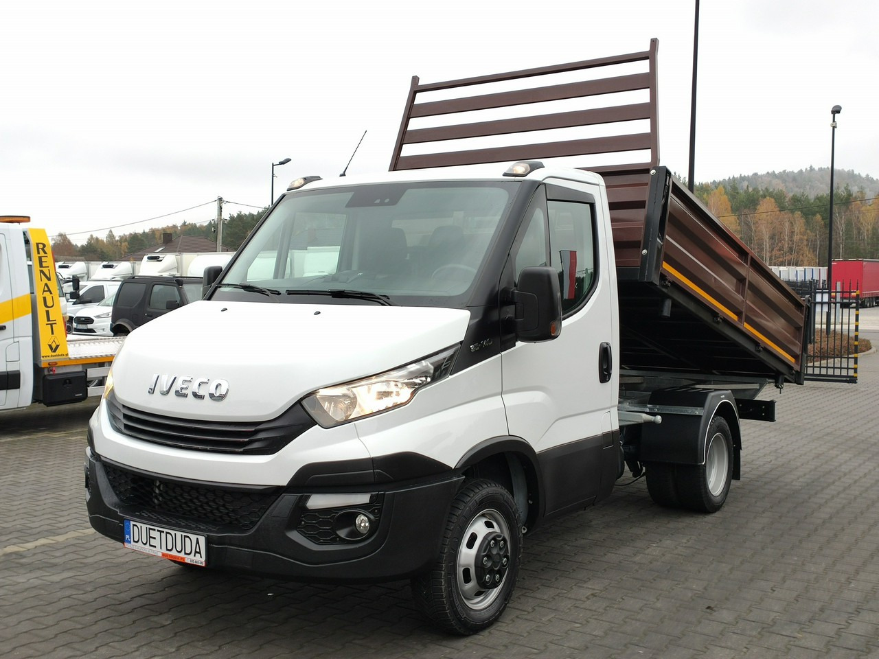 Iveco Daily 35C14 - כלי רכב מסחרי מזהיר: תמונה 3 Iveco Daily 35C14 - כלי רכב מסחרי מזהיר: תמונה 3