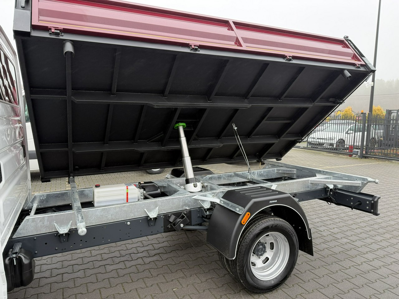 Iveco Daily 35C16 V - כלי רכב מסחרי מזהיר: תמונה 3 Iveco Daily 35C16 V - כלי רכב מסחרי מזהיר: תמונה 3