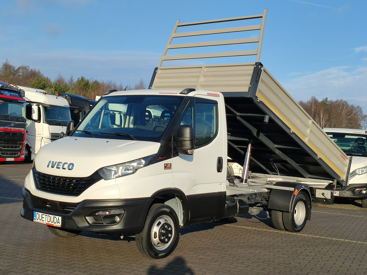 Iveco Daily 35C16 V - כלי רכב מסחרי מזהיר: תמונה 1 Iveco Daily 35C16 V - כלי רכב מסחרי מזהיר: תמונה 1