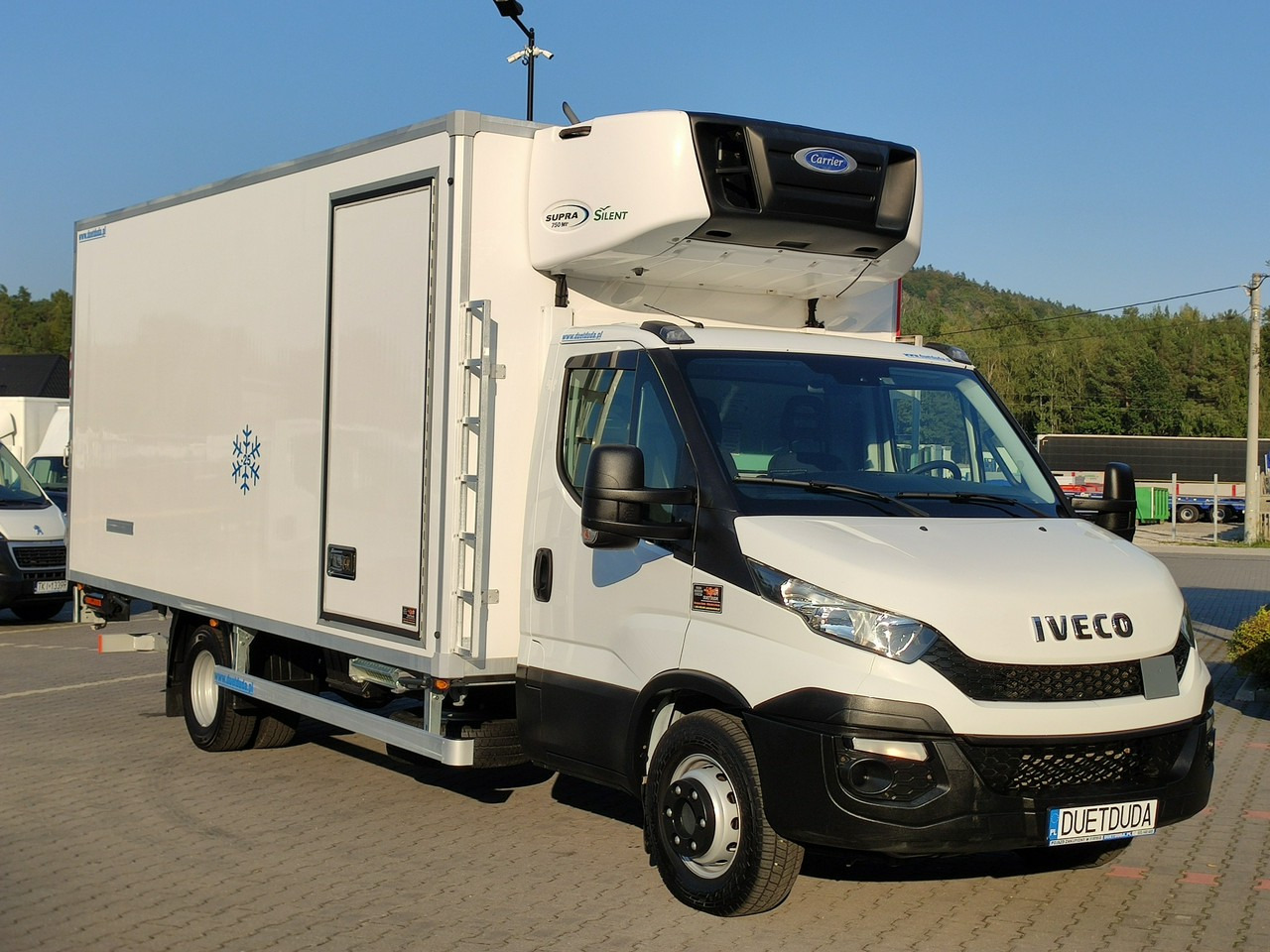 Iveco Daily 70C17 Mroźnia Ściana Grodziowa Multitemperatura - כלי רכב מסחרי לקירור: תמונה 2 Iveco Daily 70C17 Mroźnia Ściana Grodziowa Multitemperatura - כלי רכב מסחרי לקירור: תמונה 2