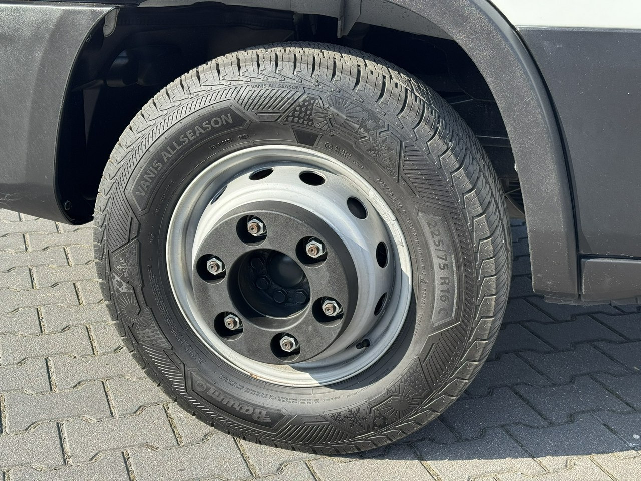 Iveco Daily 72C18 Mroźnia HI-MATIC 14 Euro Palet - כלי רכב מסחרי לקירור: תמונה 5 Iveco Daily 72C18 Mroźnia HI-MATIC 14 Euro Palet - כלי רכב מסחרי לקירור: תמונה 5