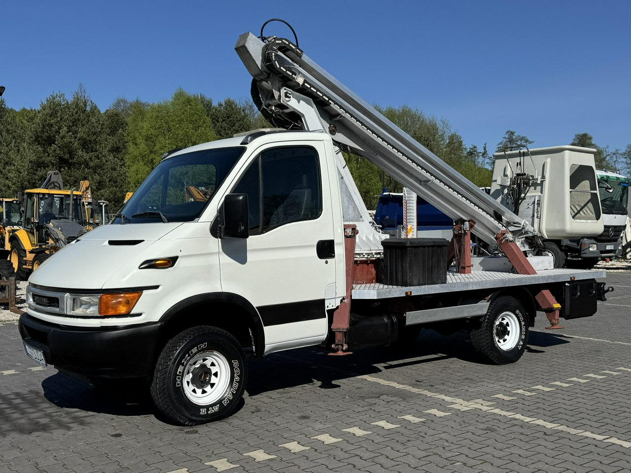 Iveco Daily - פלטפורמה אווירית מותקנת על משאית: תמונה 5 Iveco Daily - פלטפורמה אווירית מותקנת על משאית: תמונה 5