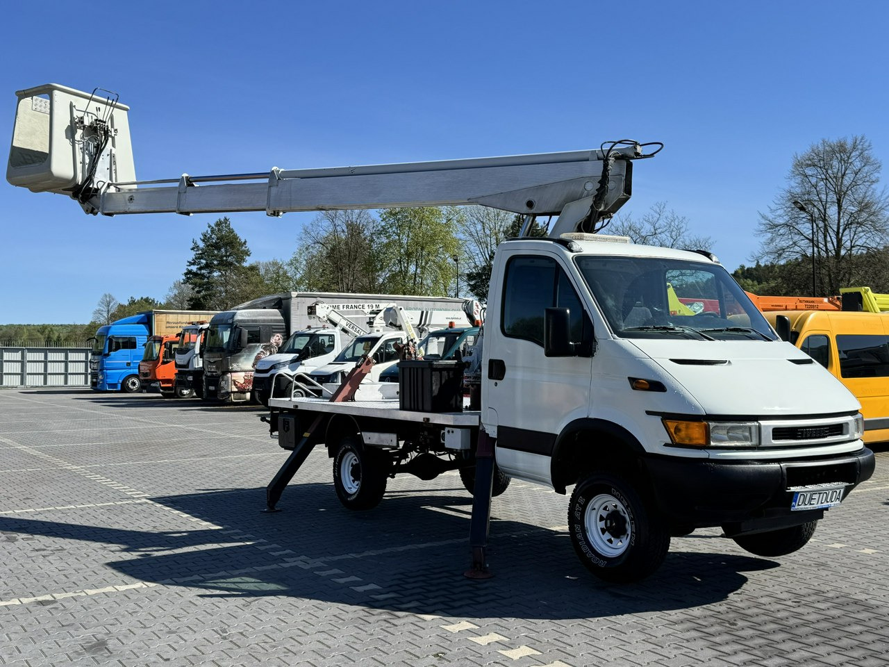 Iveco Daily - פלטפורמה אווירית מותקנת על משאית: תמונה 4 Iveco Daily - פלטפורמה אווירית מותקנת על משאית: תמונה 4