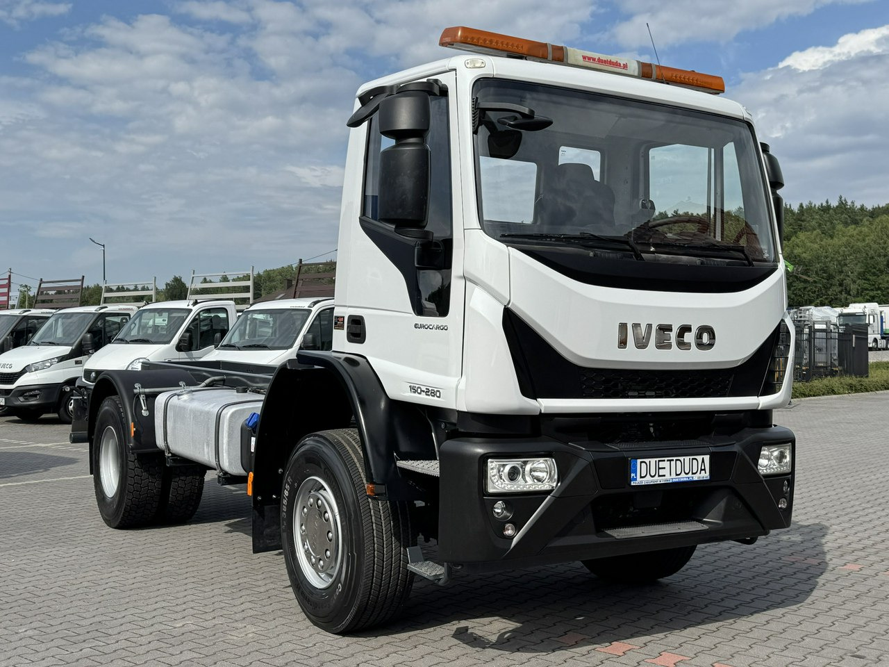 Iveco Eurocargo 150-280 Rama 550cm Napęd 4x4 Reduktor + Blokady - משאית עם שלדת תא: תמונה 4 Iveco Eurocargo 150-280 Rama 550cm Napęd 4x4 Reduktor + Blokady - משאית עם שלדת תא: תמונה 4
