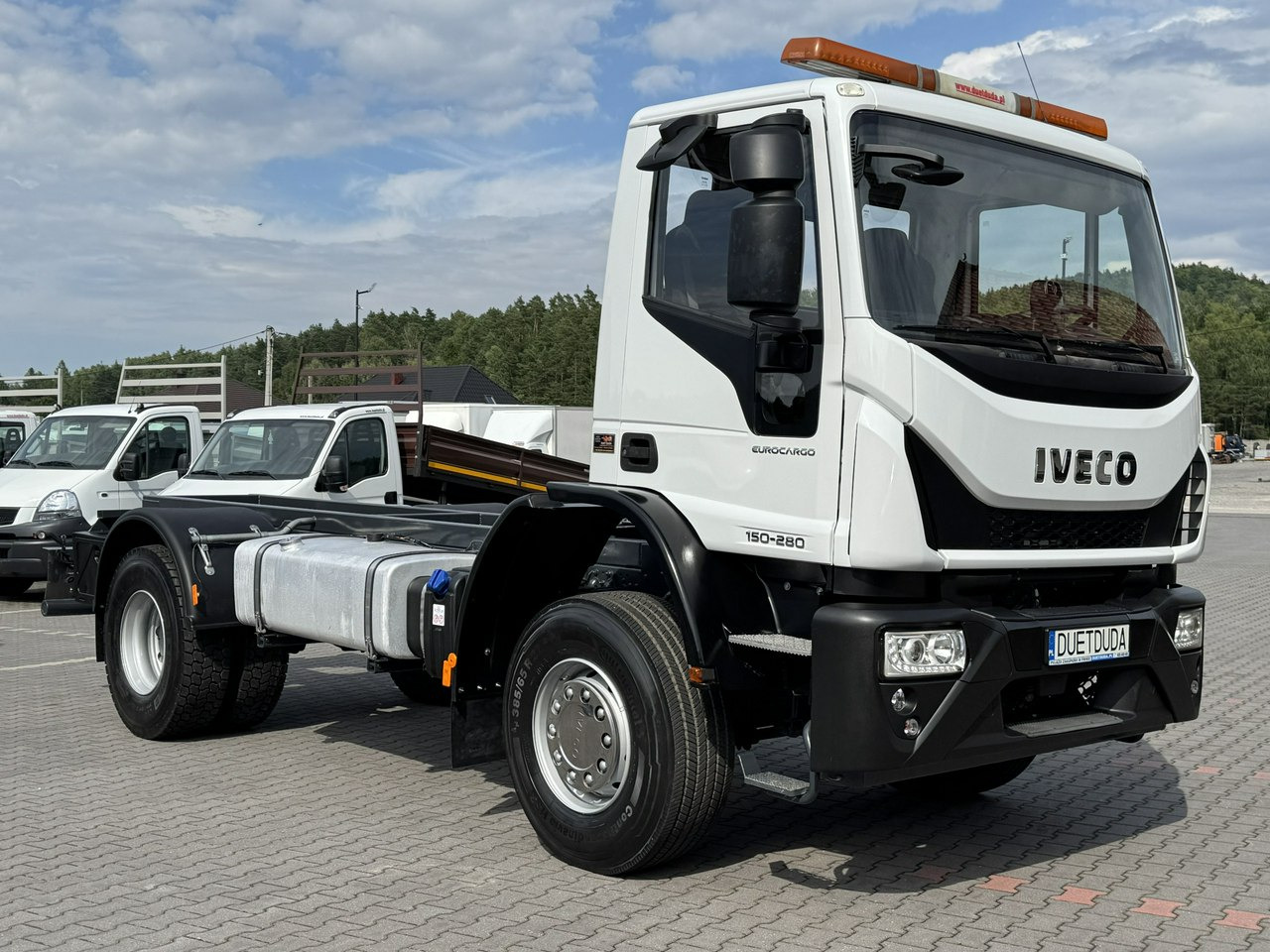 Iveco Eurocargo 150-280 Rama 550cm Napęd 4x4 Reduktor + Blokady - משאית עם שלדת תא: תמונה 2 Iveco Eurocargo 150-280 Rama 550cm Napęd 4x4 Reduktor + Blokady - משאית עם שלדת תא: תמונה 2