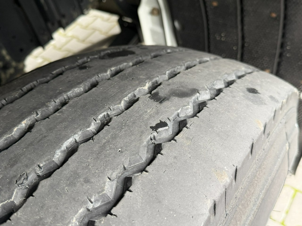 Iveco STRALIS 260S40 E6 Chłodnia Mroźnia Agregat THERMO KING T-1000R - משאית קירור: תמונה 4 Iveco STRALIS 260S40 E6 Chłodnia Mroźnia Agregat THERMO KING T-1000R - משאית קירור: תמונה 4