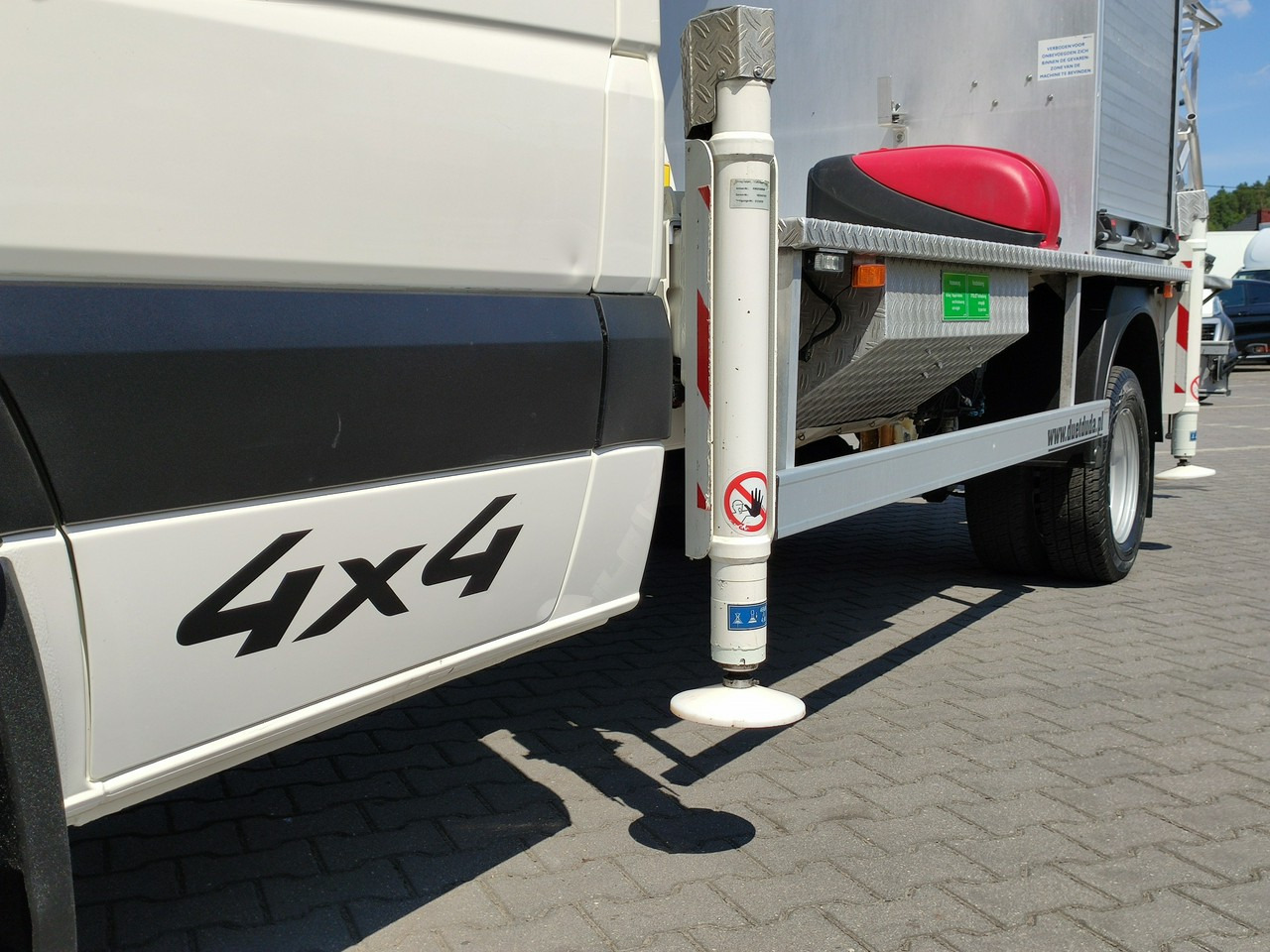 Iveco Volkswagen Crafter 4x4 Zwyżka 21m Palfinger P210BK JIP-Ogon udt - פלטפורמה אווירית מותקנת על משאית: תמונה 4 Iveco Volkswagen Crafter 4x4 Zwyżka 21m Palfinger P210BK JIP-Ogon udt - פלטפורמה אווירית מותקנת על משאית: תמונה 4