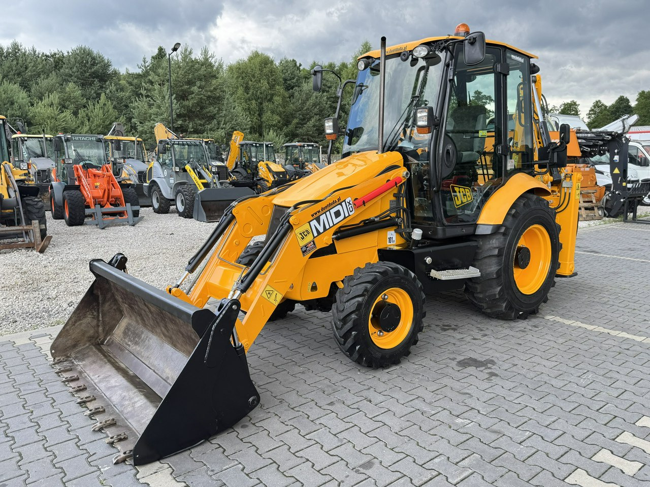 JCB MIDI CX Szybkozłącze Nowe Opony bez luzów i wycieków Super Stan - מחפרון: תמונה 4 JCB MIDI CX Szybkozłącze Nowe Opony bez luzów i wycieków Super Stan - מחפרון: תמונה 4