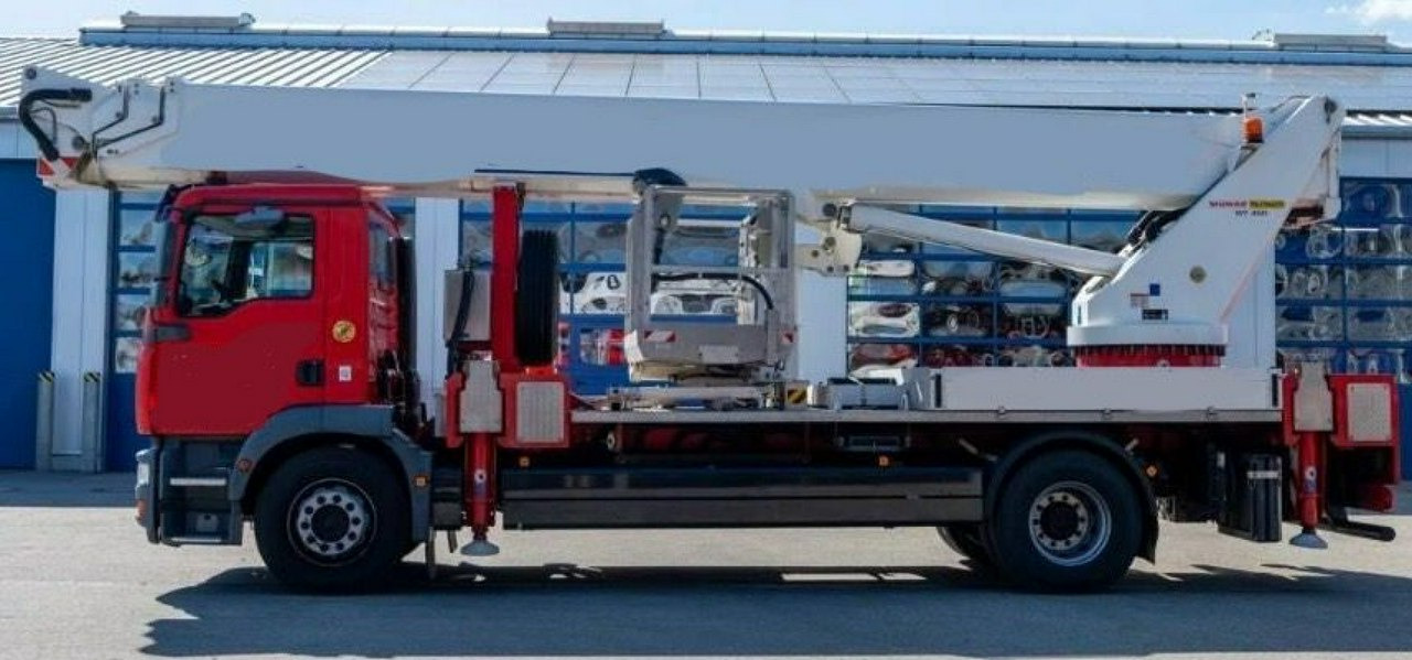 MAN TGM 18.280 Zwyżka WUMAG WT 450 Podnośnik Koszowy - פלטפורמה אווירית מותקנת על משאית: תמונה 1 MAN TGM 18.280 Zwyżka WUMAG WT 450 Podnośnik Koszowy - פלטפורמה אווירית מותקנת על משאית: תמונה 1