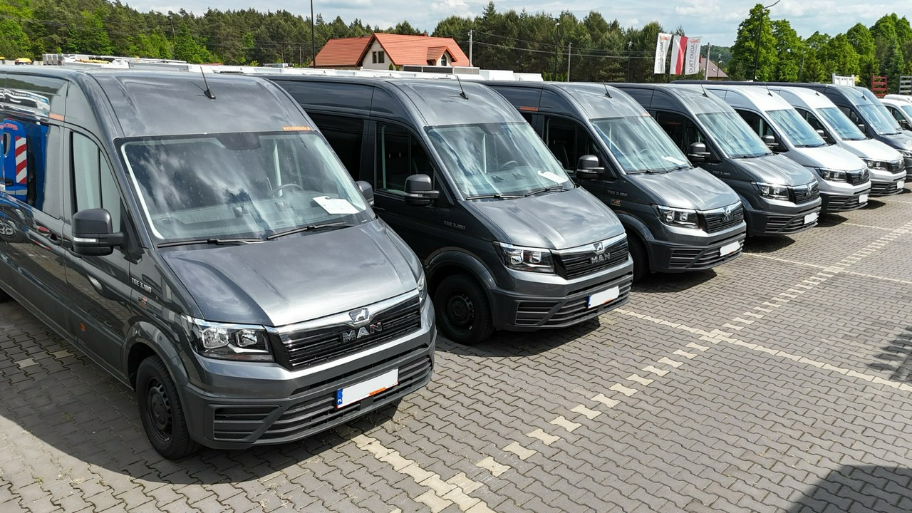 Man TGE - כלי רכב מסחרי עם לוח: תמונה 1 Man TGE - כלי רכב מסחרי עם לוח: תמונה 1