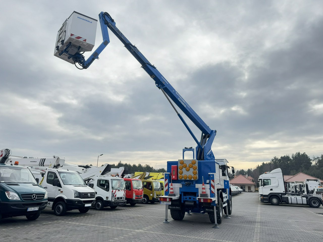Mercedes AXOR 1829 4x4 Zwyżka RUTHMANN STEIGER T270S16 Podnośnik Koszowy - פלטפורמה אווירית מותקנת על משאית: תמונה 4 Mercedes AXOR 1829 4x4 Zwyżka RUTHMANN STEIGER T270S16 Podnośnik Koszowy - פלטפורמה אווירית מותקנת על משאית: תמונה 4
