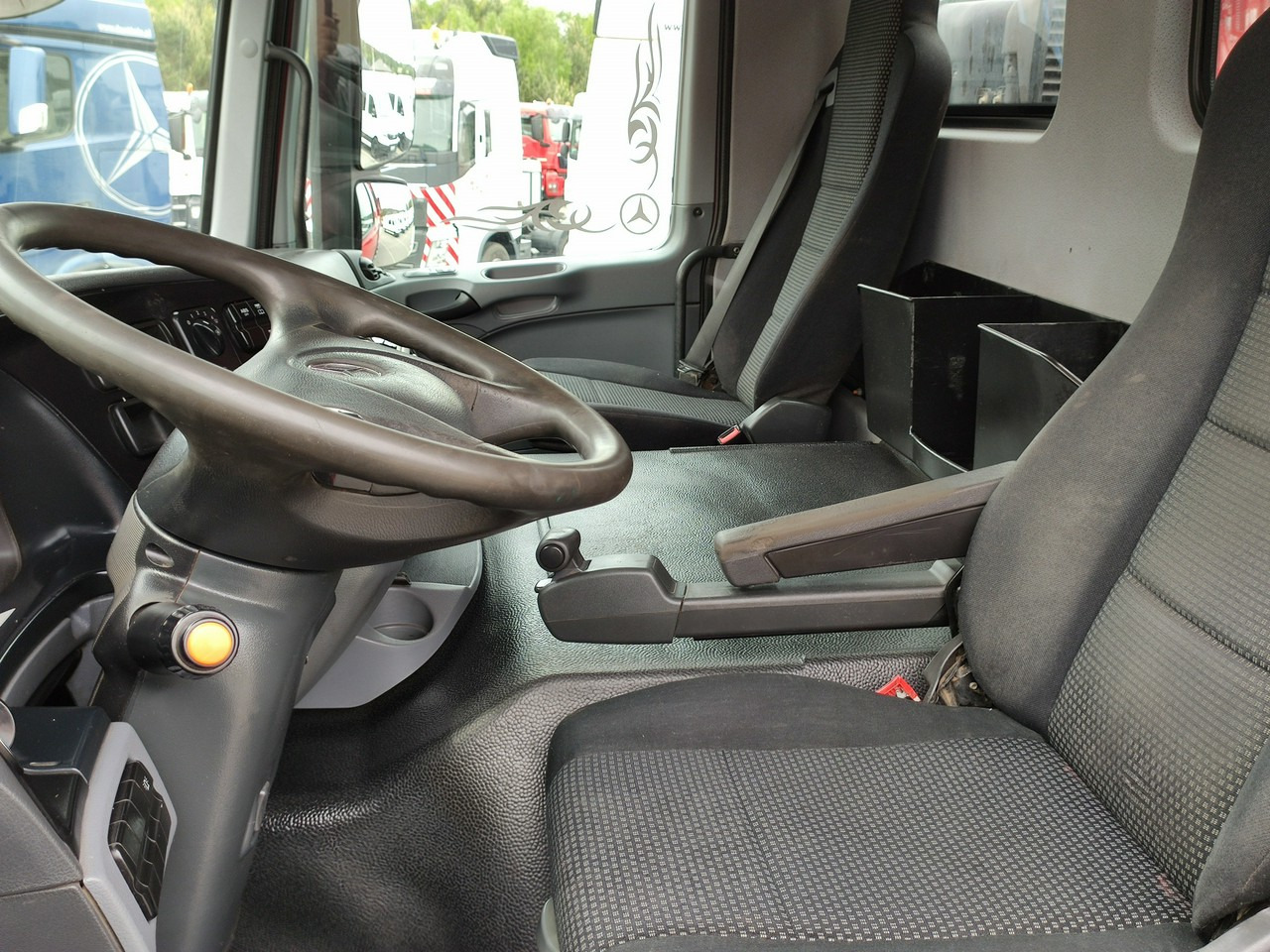 מזהיר Mercedes Actros 4141 8x6 Wywrot SKIBICKI Automat EPS ze Sprzegłem !!!: תמונה 49 מזהיר Mercedes Actros 4141 8x6 Wywrot SKIBICKI Automat EPS ze Sprzegłem !!!: תמונה 49