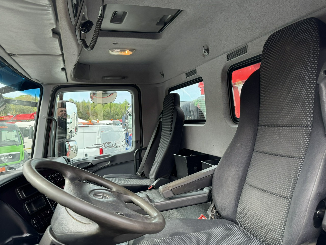 מזהיר Mercedes Actros 4141 8x6 Wywrot SKIBICKI Automat EPS ze Sprzegłem !!!: תמונה 26 מזהיר Mercedes Actros 4141 8x6 Wywrot SKIBICKI Automat EPS ze Sprzegłem !!!: תמונה 26