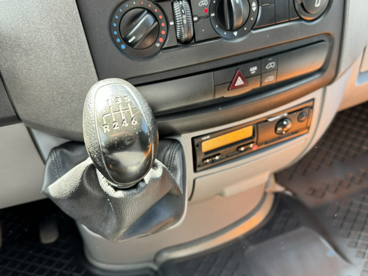 פלטפורמה אווירית מותקנת על משאית Mercedes Sprinter Zwyżka Podnośnik Koszowy VERSALIFT KLUBB ET-36-LF UDT: תמונה 31