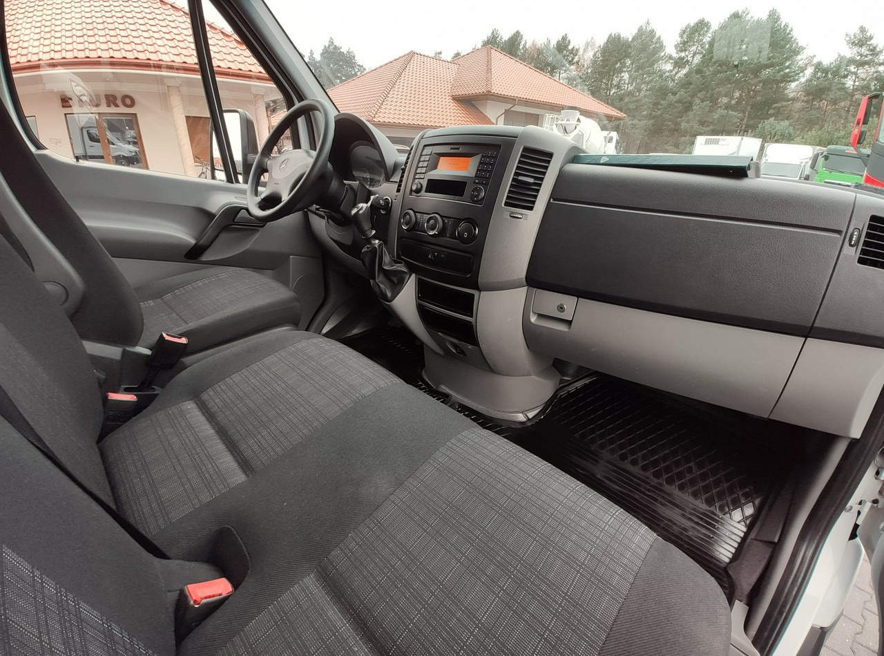 כלי רכב מסחרי עם תיבה Mercedes Sprinter: תמונה 29