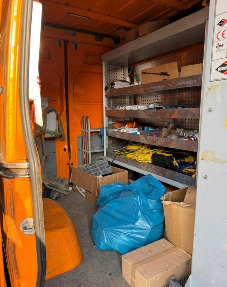 Mercedes Sprinter - פלטפורמה אווירית מותקנת על משאית: תמונה 3 Mercedes Sprinter - פלטפורמה אווירית מותקנת על משאית: תמונה 3