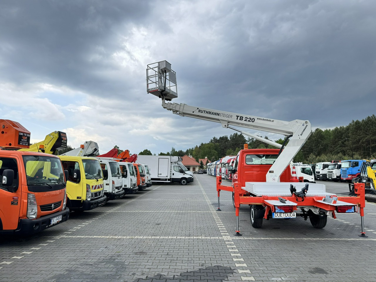 Mercedes Sprinter - פלטפורמה אווירית מותקנת על משאית: תמונה 4 Mercedes Sprinter - פלטפורמה אווירית מותקנת על משאית: תמונה 4