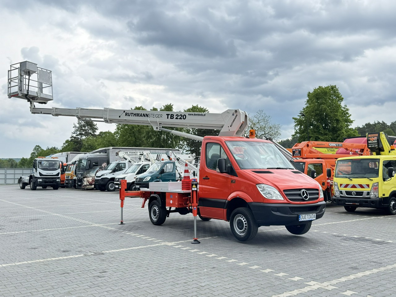 Mercedes Sprinter - פלטפורמה אווירית מותקנת על משאית: תמונה 5 Mercedes Sprinter - פלטפורמה אווירית מותקנת על משאית: תמונה 5