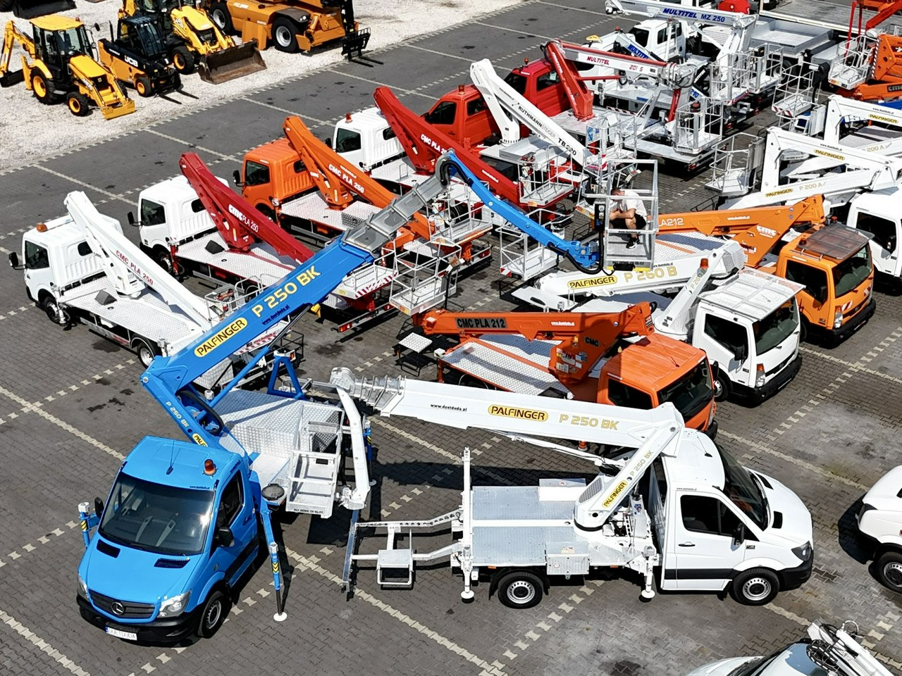 Mercedes Sprinter - פלטפורמה אווירית מותקנת על משאית: תמונה 4 Mercedes Sprinter - פלטפורמה אווירית מותקנת על משאית: תמונה 4