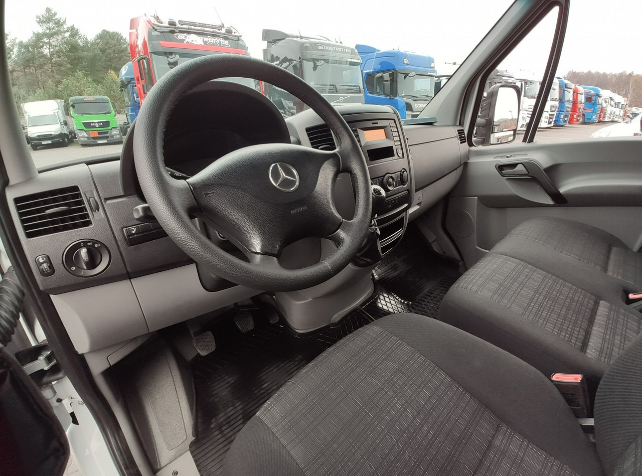 כלי רכב מסחרי עם תיבה Mercedes Sprinter: תמונה 20