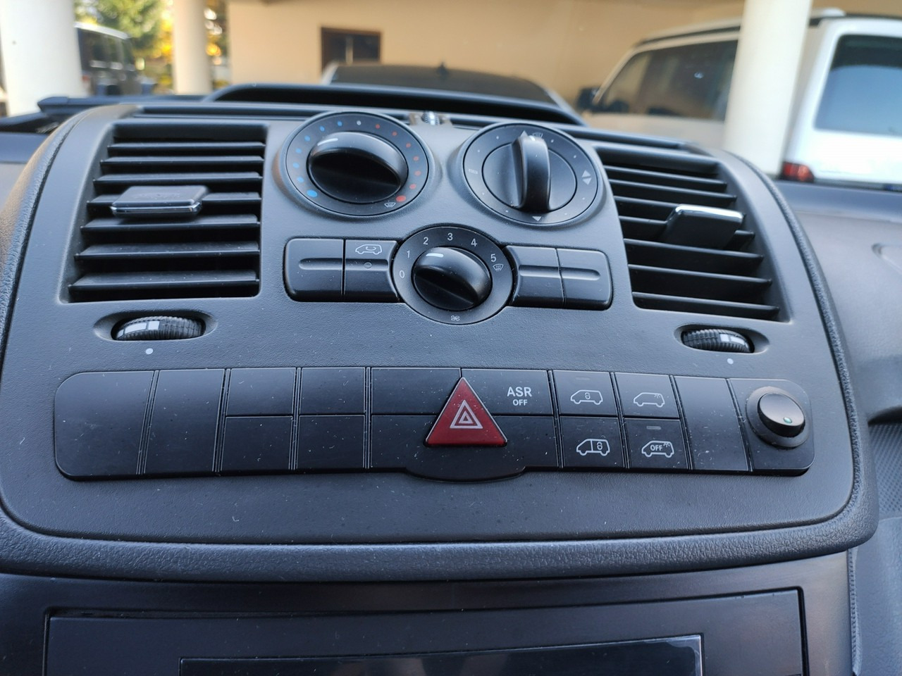 כלי רכב מסחרי קטן Mercedes Vito: תמונה 24
