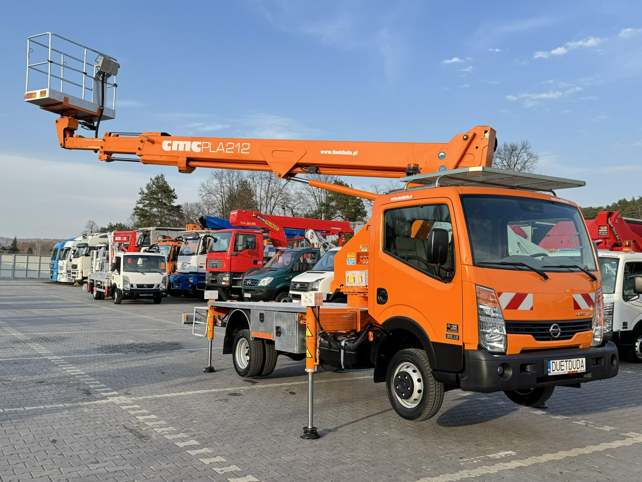 Nissan Cabstar - פלטפורמה אווירית מותקנת על משאית: תמונה 5 Nissan Cabstar - פלטפורמה אווירית מותקנת על משאית: תמונה 5