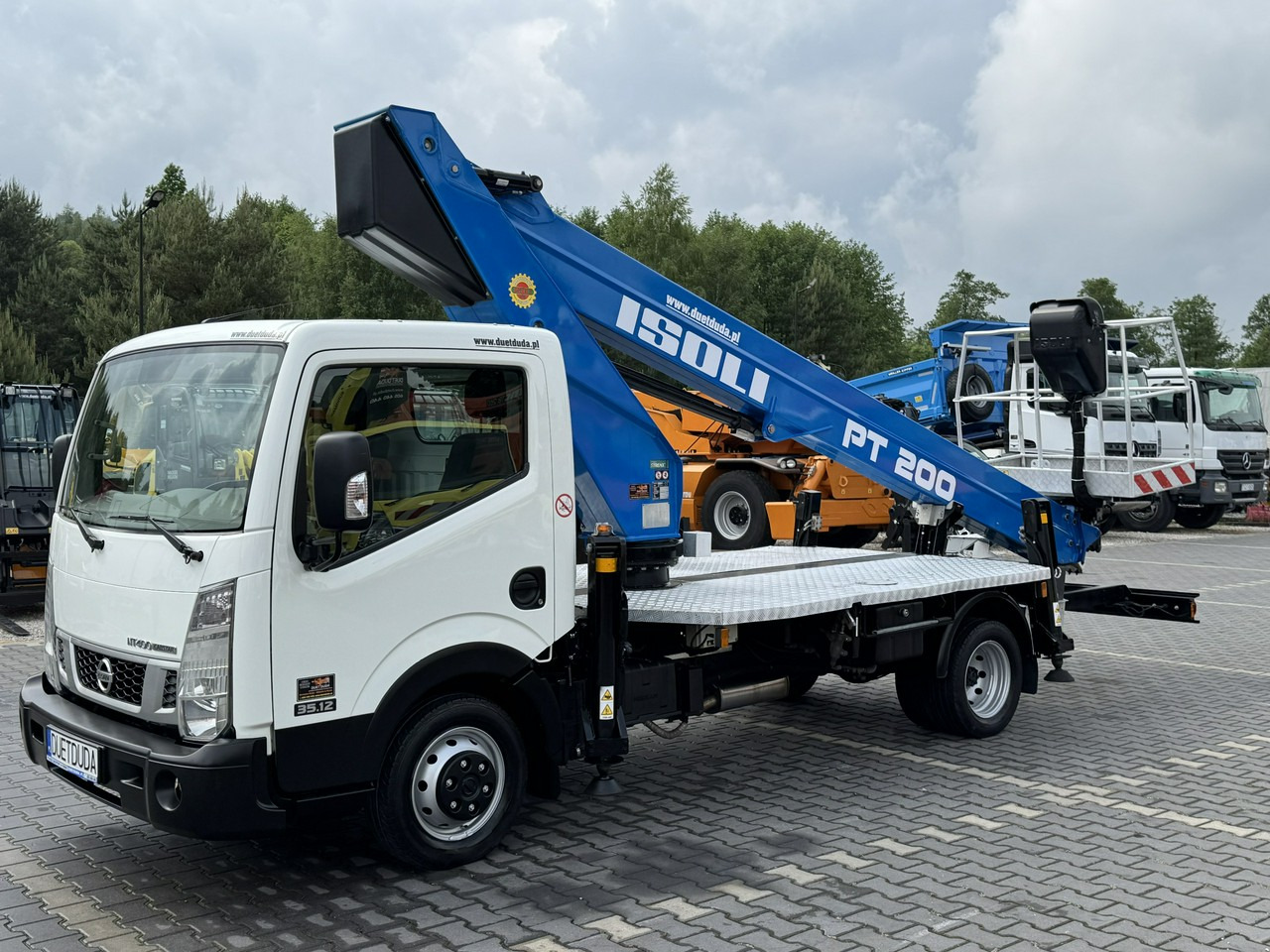 Nissan Cabstar - פלטפורמה אווירית מותקנת על משאית: תמונה 3 Nissan Cabstar - פלטפורמה אווירית מותקנת על משאית: תמונה 3