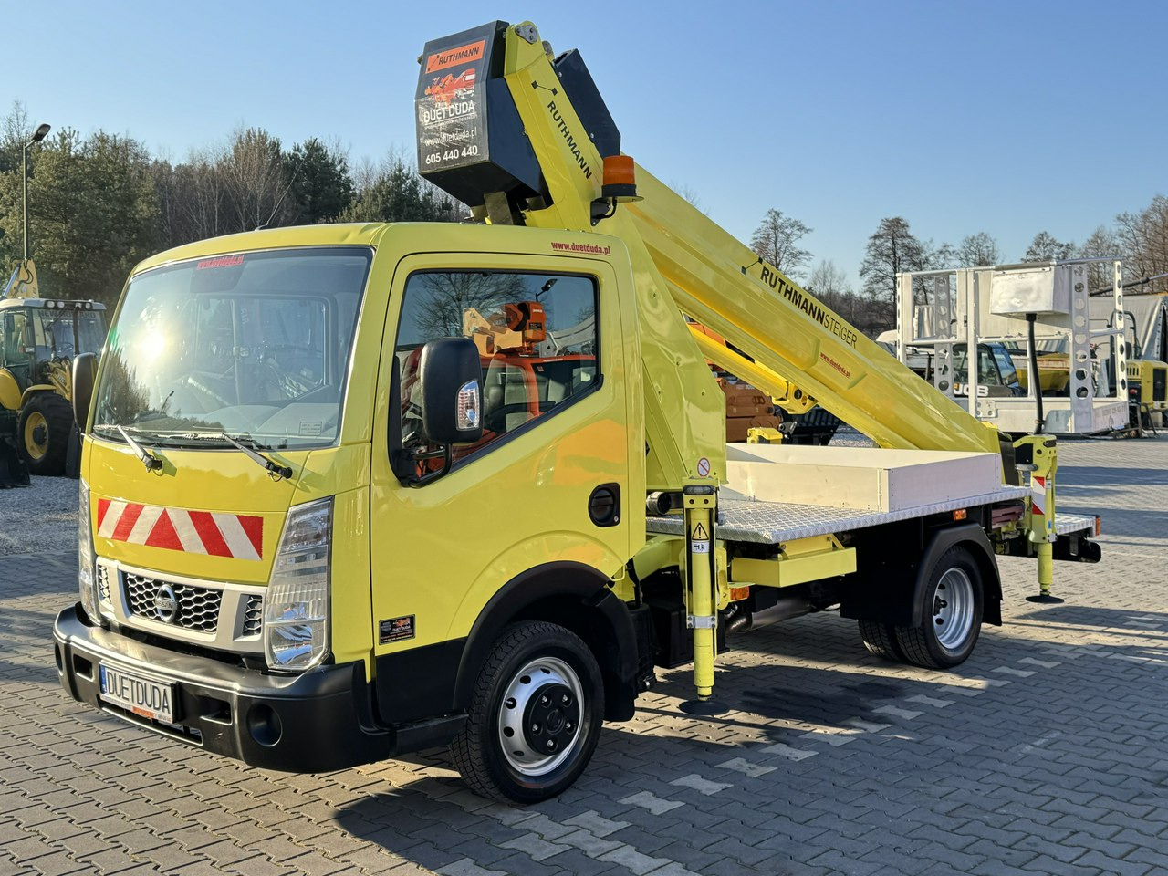 Nissan Cabstar - פלטפורמה אווירית מותקנת על משאית: תמונה 4 Nissan Cabstar - פלטפורמה אווירית מותקנת על משאית: תמונה 4
